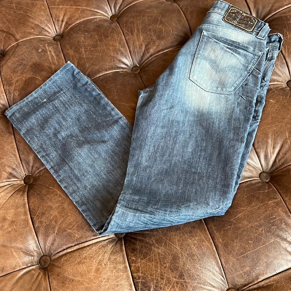 Guess - Picture 2 of 7